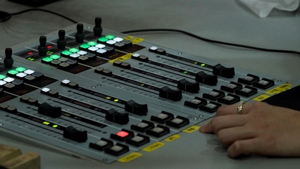 視聽聯動探前沿 學媒融合啟新篇——我院廣播電視學專業師生赴廈門音樂廣播開展專業認知與錄音制作實踐