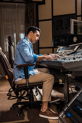 幕后英雄 錄音棚里的動畫聲音魔法師